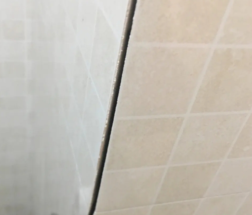 佛坪瓷砖空鼓维修公司分享阳台瓷砖脱落的修复过程可以分为以下几个步骤